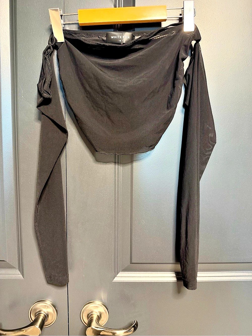 White Fox Long Sleeve Top in Black Size Medium Like New